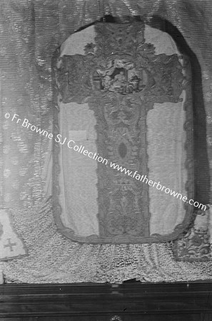 KILLEEN CASTLE   B. OLIVERS VESTMENTS